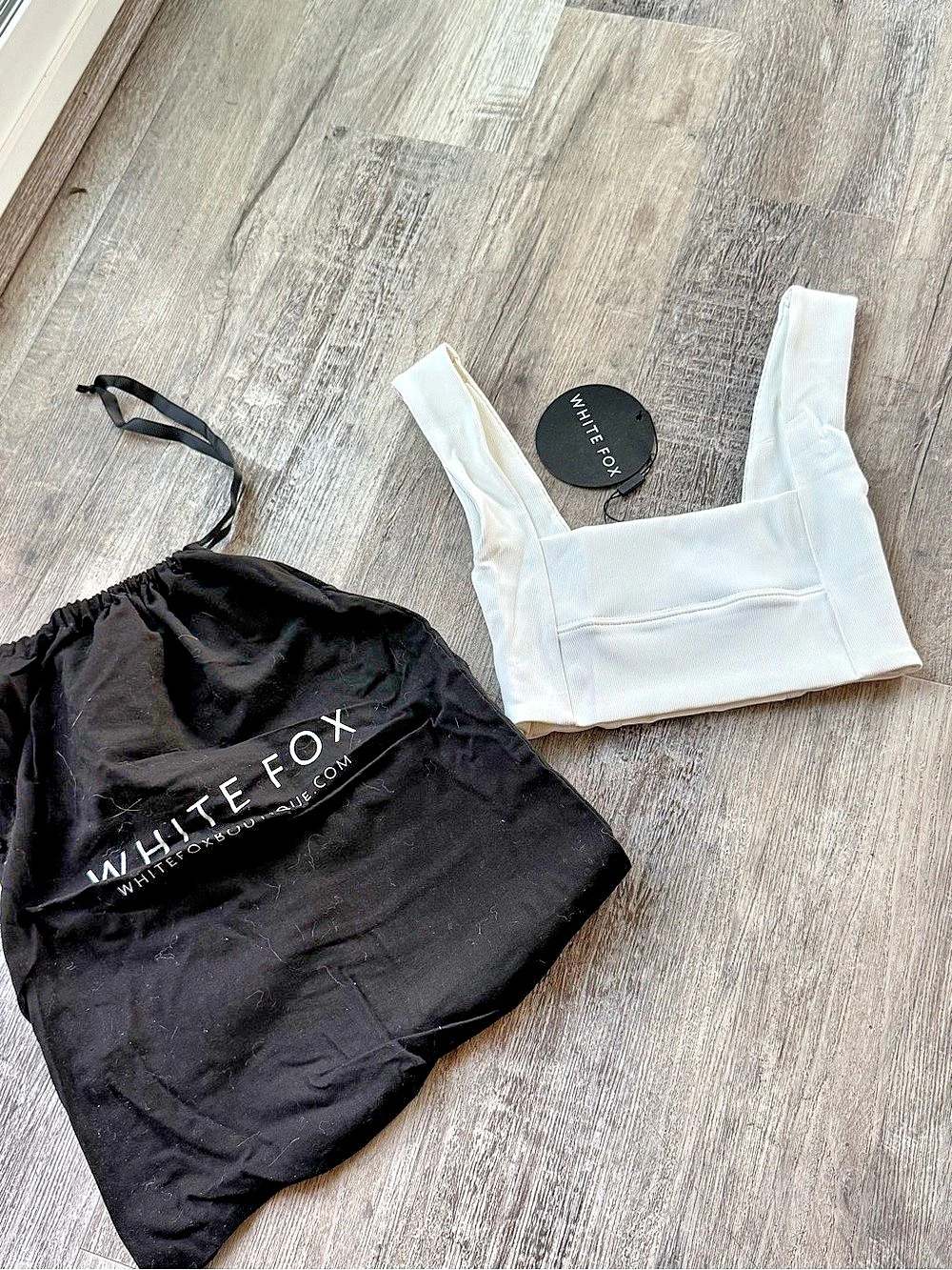 White Fox In The Mix Crop White Crop Top XS NWT